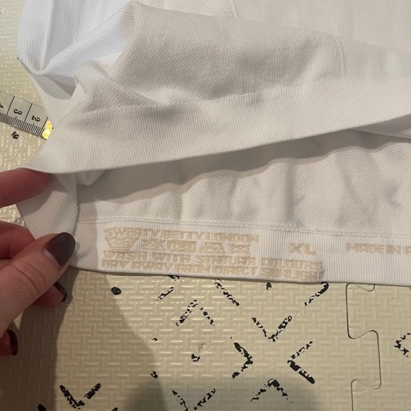 NWOT Athlete Seamless Featherweight‎ Gym Tank XL - Picture 8 of 9